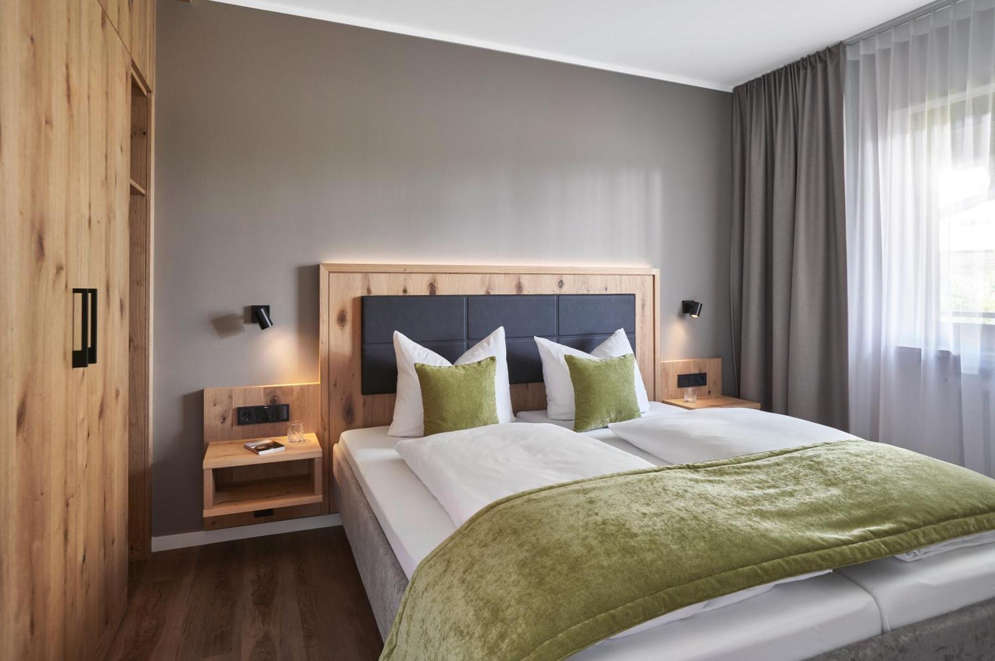 Superior Suite,1583062388:JPEG